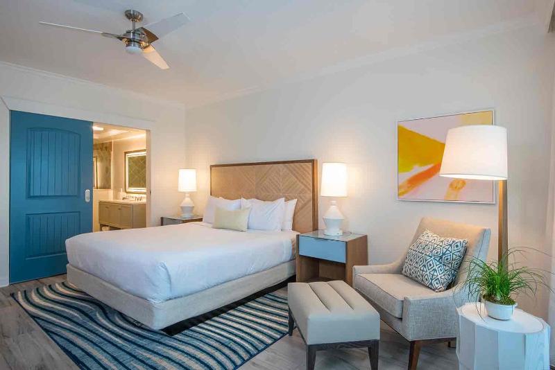 חדר סטנדרט עם מיטת קינג, Hawks Cay Resort