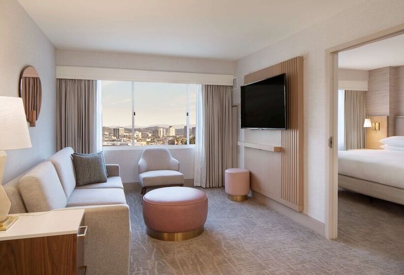 Люкс Кровать Кинг, Hilton Santa Monica Hotel & Suites