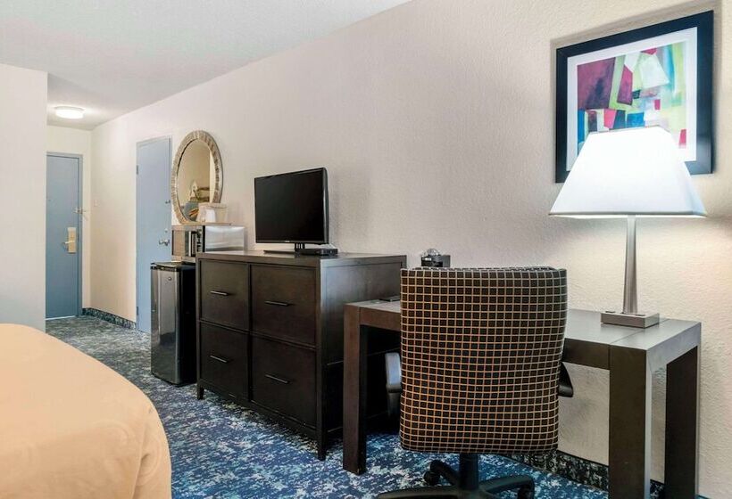 Номер Стандарт 2 Двуспальные Кровати, Quality Inn & Suites Banquet Center