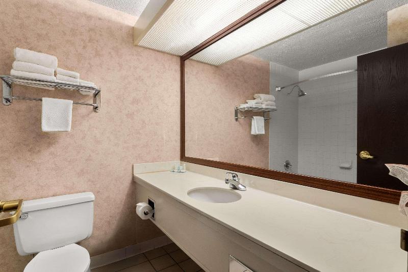 스위트, Quality Inn & Suites