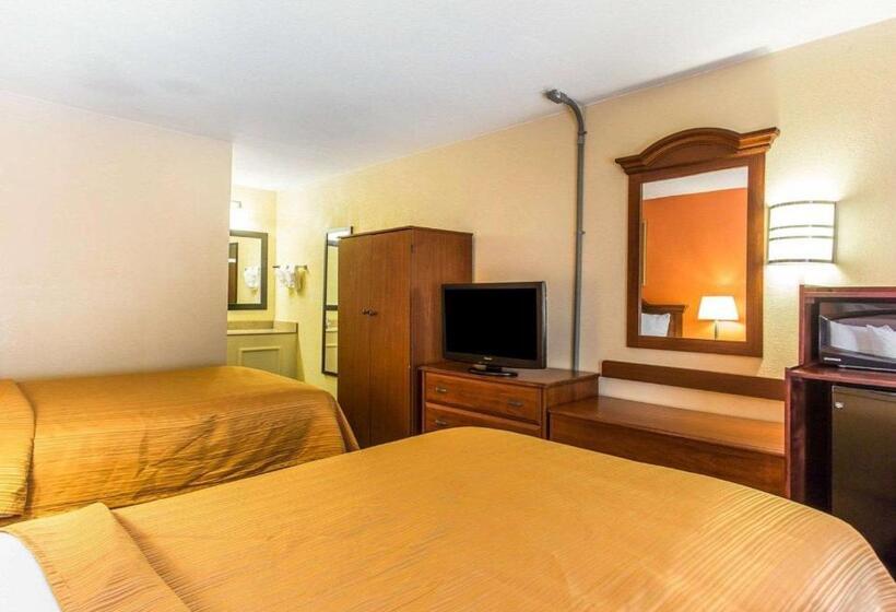Номер Стандарт 2 Двуспальные Кровати, Quality Inn University