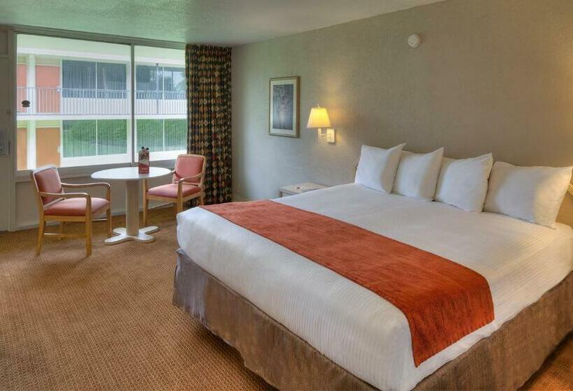חדר סטנדרט פנימי, Ramada By Wyndham Kissimmee Gateway   Free Theme Park Shuttle