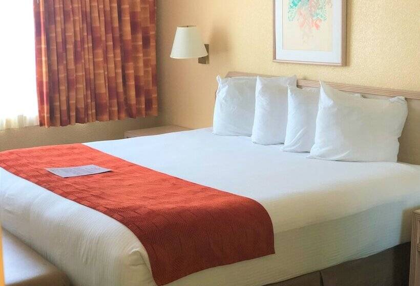 חדר דלוקס, Ramada By Wyndham Kissimmee Gateway   Free Theme Park Shuttle