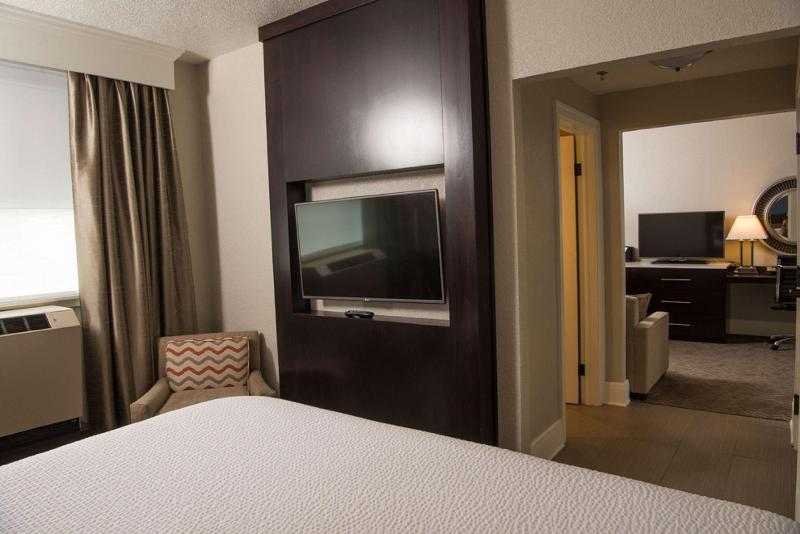 Люкс Кровать Кинг, Alex Johnson Rapid City Curio Collection By Hilton
