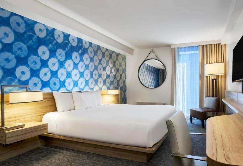 اتاق دلوکس با تخت کینگ و چشم‌انداز, The Linq Hotel + Experience
