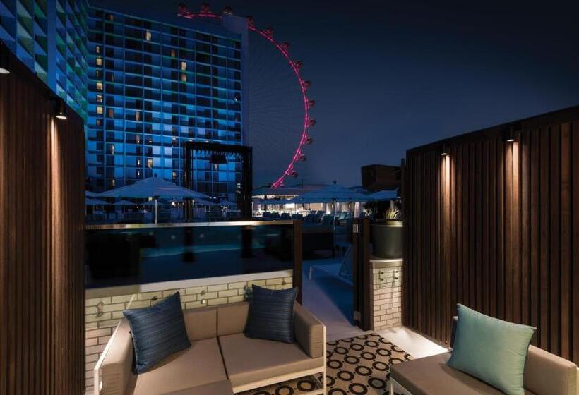 کلبه دلوکس, The Linq Hotel + Experience