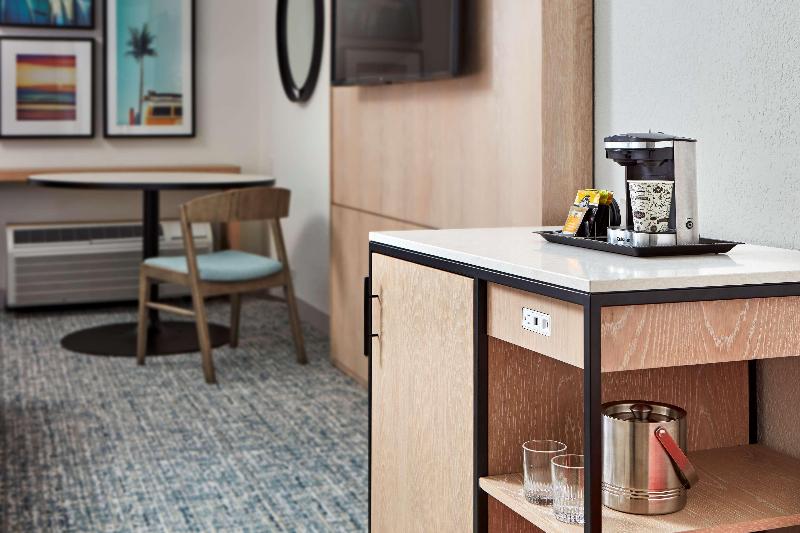 חדר סטנדרט מותאם לאדם עם מוגבלויות, Mdr Marina del Rey, a Doubletree by Hilton