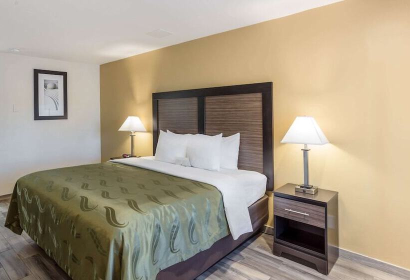 디럭스 룸, Quality Inn Escondido Downtown
