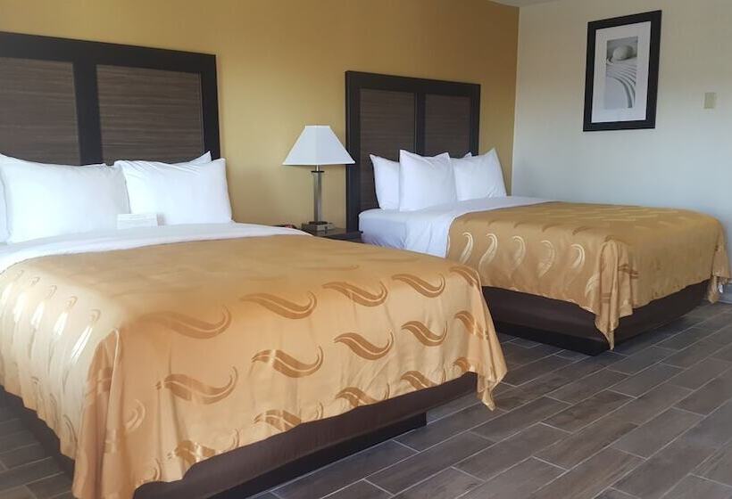 디럭스 룸, Quality Inn Escondido Downtown