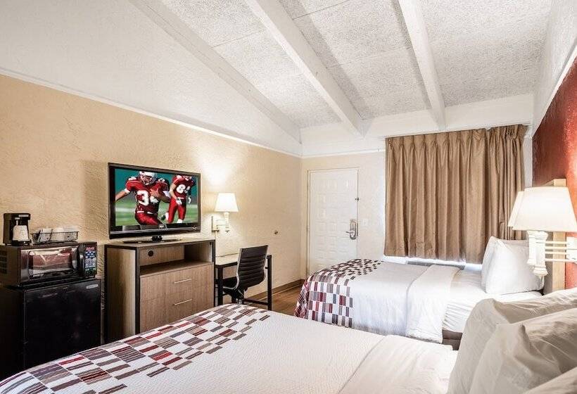 Номер Deluxe, Red Roof Inn Tampa Bay  St Petersburg