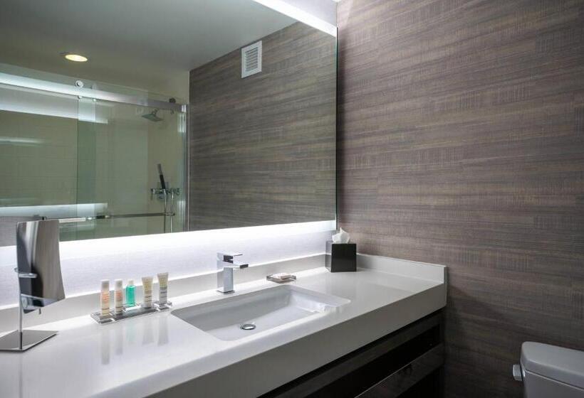 Номер Executive, Tysons Corner Marriott