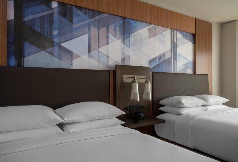 Номер Клуб, Tysons Corner Marriott