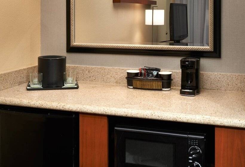 Suite, Courtyard By Marriott Rockford
