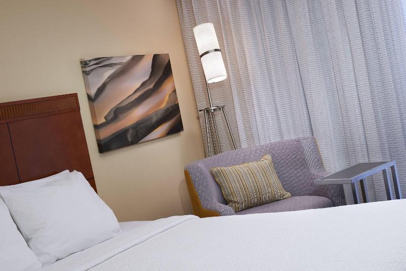 Suite Cama King, Courtyard By Marriott Rockford