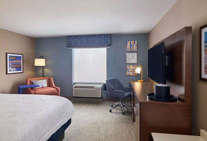 스탠다드 룸 킹사이즈 침대, Doubletree By Hilton Huntington