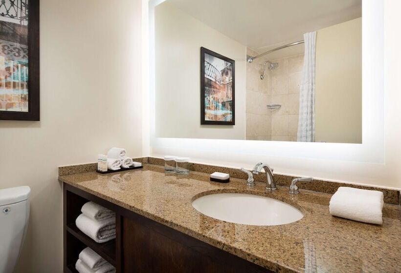سوییت اجرایی, Embassy Suites By Hilton New Orleans