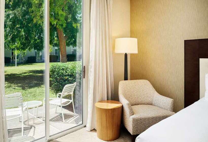 Quarto Standard Cama King, Hilton Oakland Airport