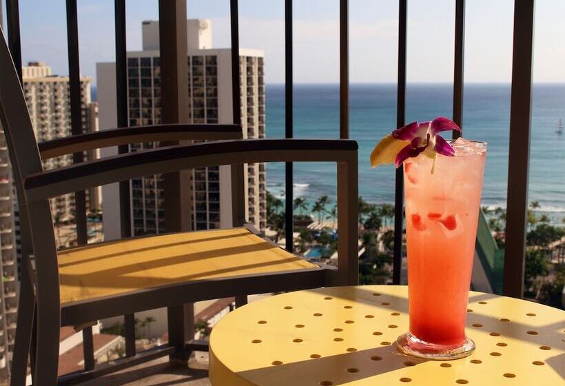 Номер Deluxe Вид на Море, Hilton Waikiki Beach Resort & Spa