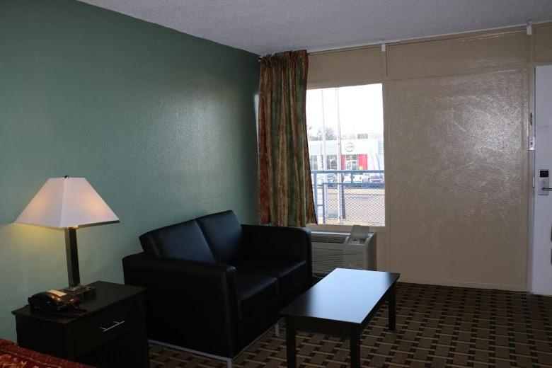 Номер Стандарт 2 Двуспальные Кровати, Kings Inn Civic Center/uab