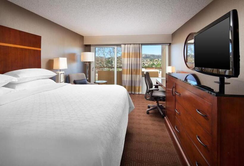 חדר סטנדרט עם מיטת קינג, Sheraton Agoura Hills