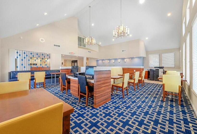Standaard Studio met Kingsize Bed, Avia Residences On Savoy   Extended Stay