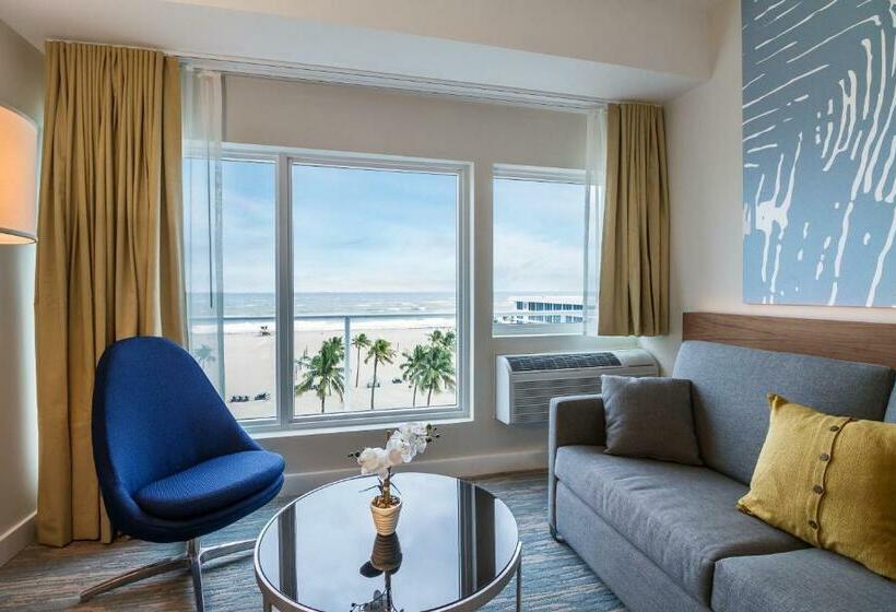 キングサイズベッドのスタンダードルーム, B Ocean Resort Fort Lauderdale Beach
