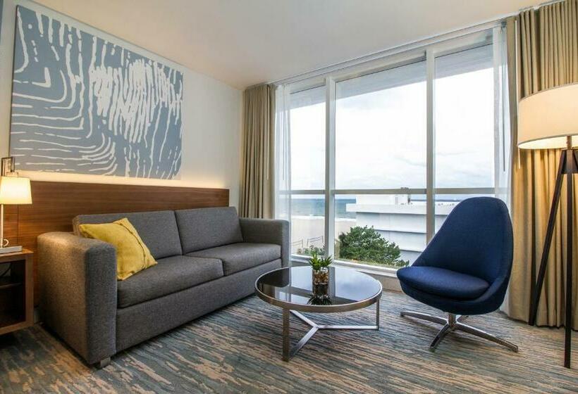 キングサイズベッドのスイートルーム, B Ocean Resort Fort Lauderdale Beach