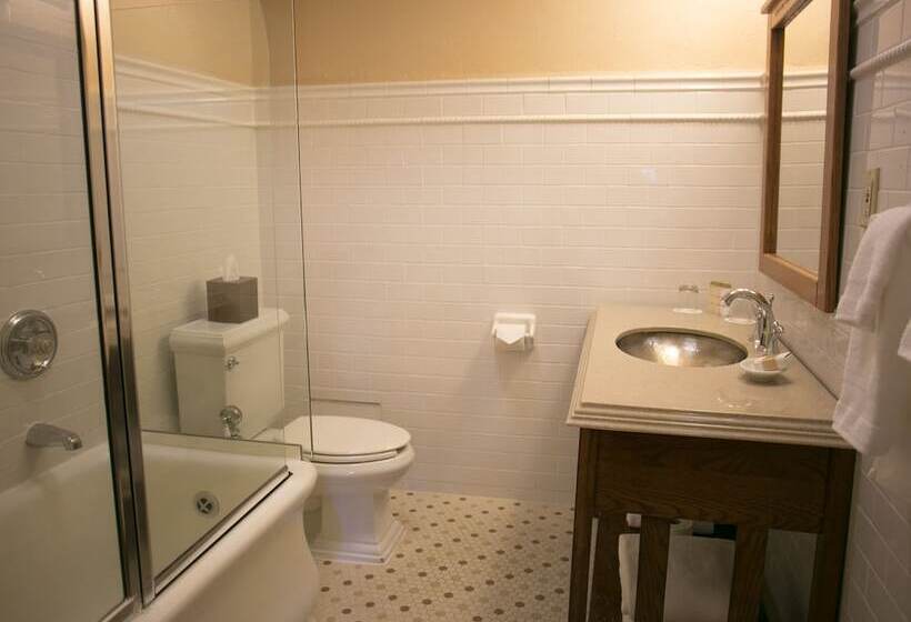 Номер Стандарт 2 Двуспальные Кровати, The Omni Grove Park Inn & Spa   Asheville