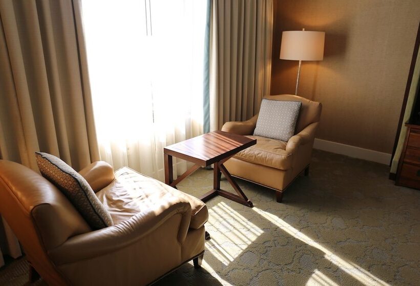 Номер Премиум, The Omni Grove Park Inn & Spa   Asheville