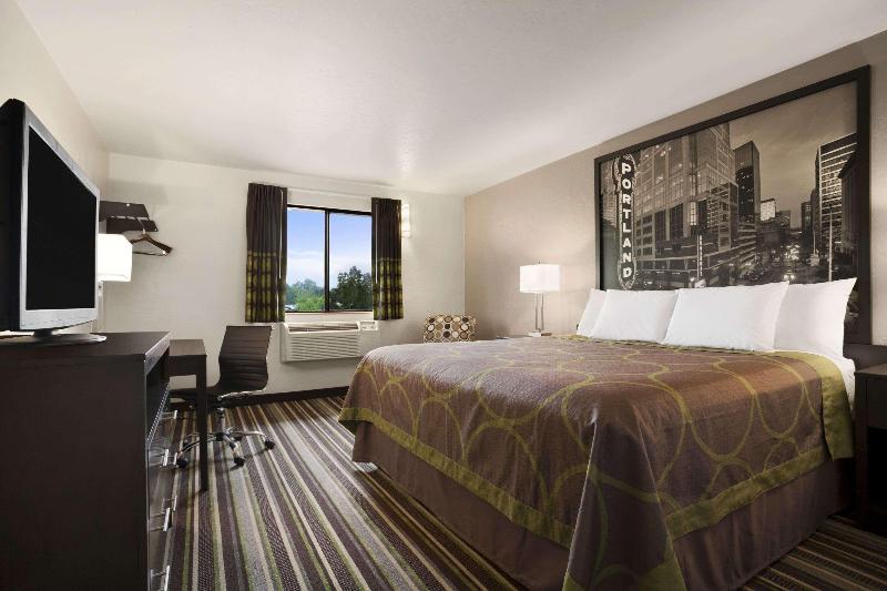 스탠다드 룸 킹사이즈 침대, Super 8 By Wyndham Portland Airport