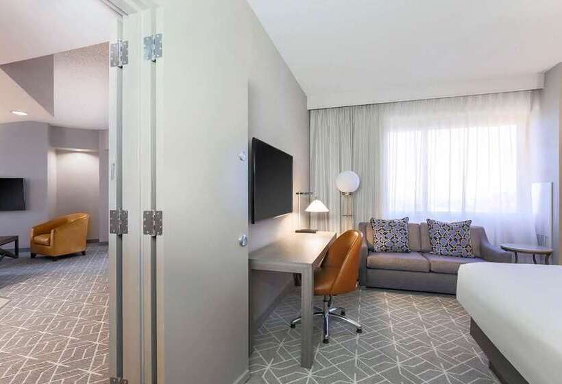 Люкс Кровать Кинг, Ballast Wilmington, Tapestry Collection By Hilton