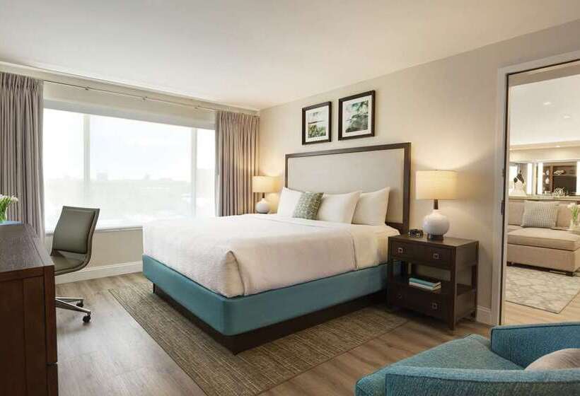 Люкс Кровать Кинг, Ballast Wilmington, Tapestry Collection By Hilton