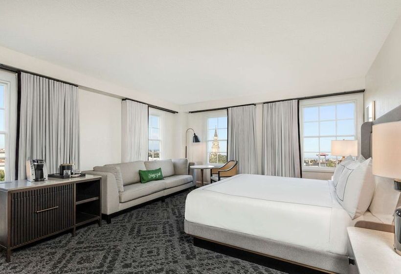 스탠다드 룸 더블 침대, Mills House Charleston, Curio Collection By Hilton