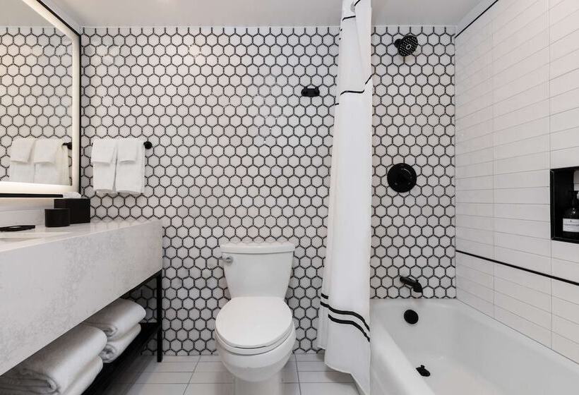 스탠다드 룸 더블 침대 2개, Mills House Charleston, Curio Collection By Hilton