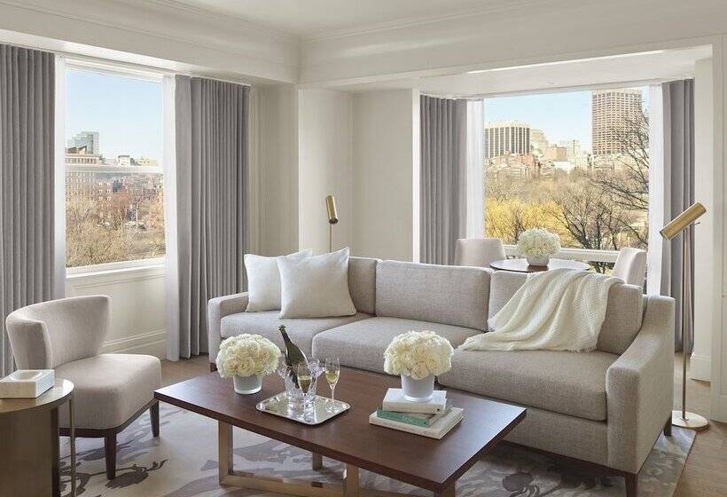스위트, The Newbury Boston