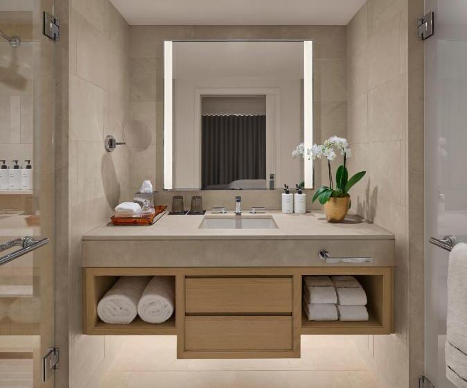 스탠다드 룸 킹사이즈 침대, The Newbury Boston