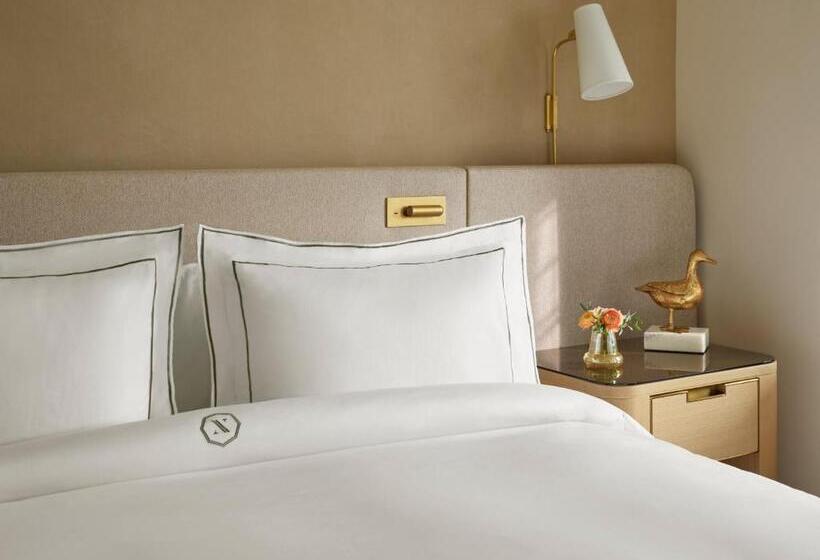 장애인을 위한 스탠다드 룸, The Newbury Boston