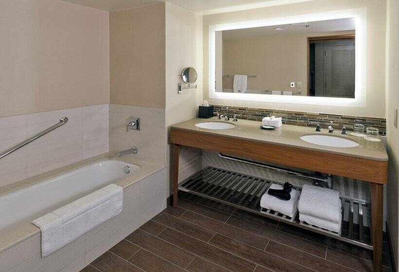 חדר דלוקס נוף בריכה, The Westin La Paloma Resort & Spa