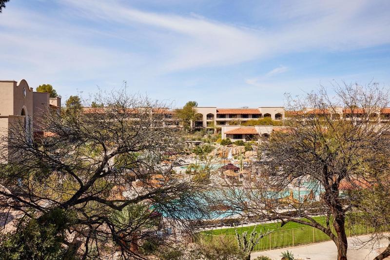 חדר דלוקס נוף בריכה, The Westin La Paloma Resort & Spa
