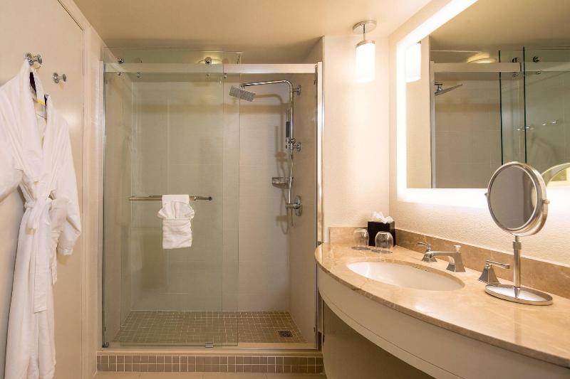 غرفة قياسية سرير كينج, The Westin Tampa Waterside