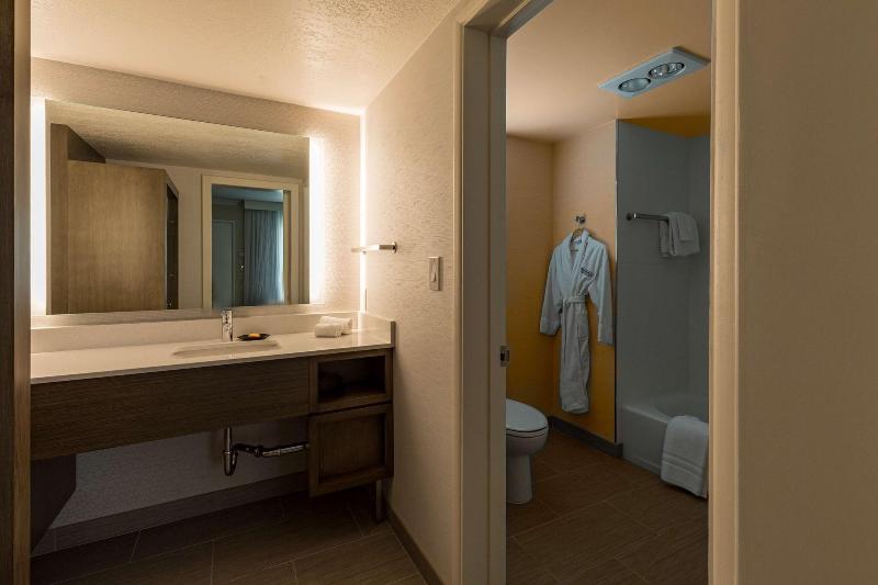 Номер Стандарт Вид на Сад, West Beach Inn, A Coast