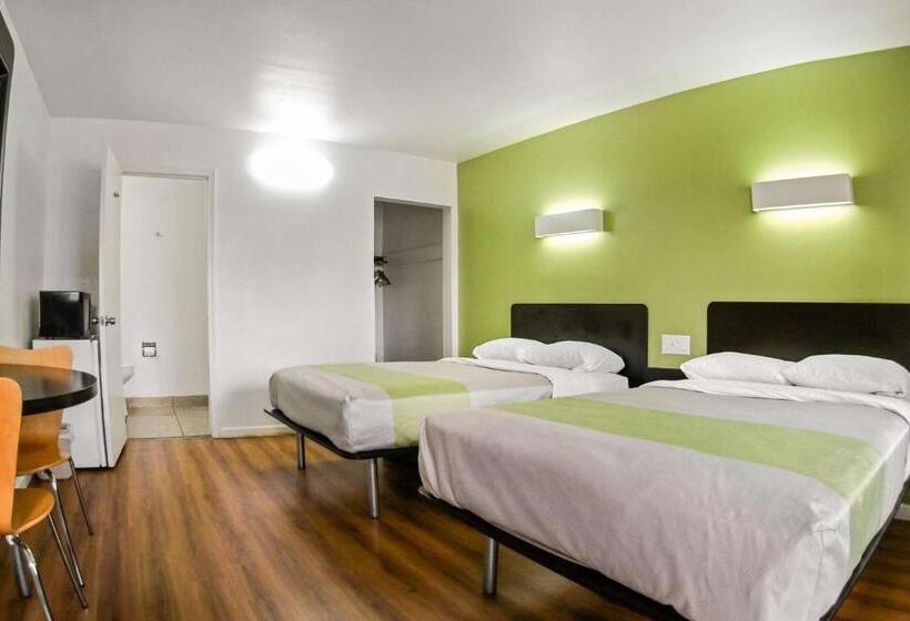 Четырехместный Номер Deluxe, Motel 6visalia, Ca