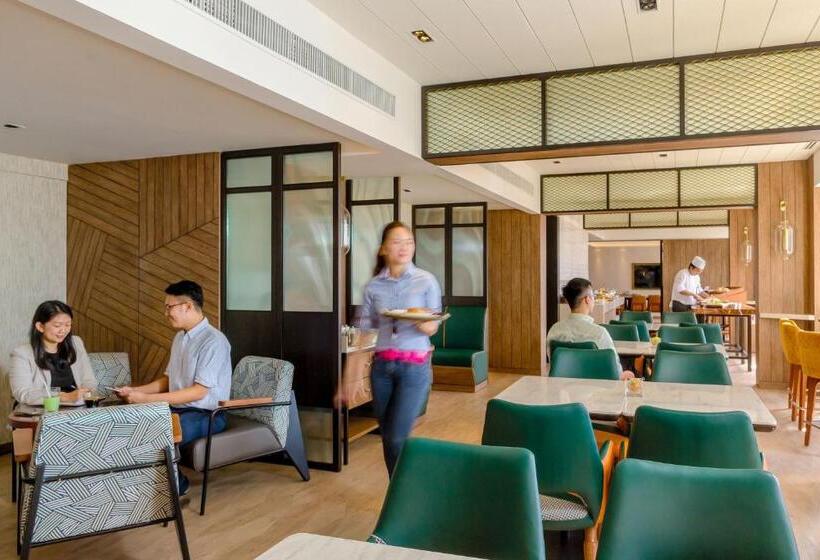Номер Клуб Кровать Кинг, Jen Penang Georgetown By Shangri La