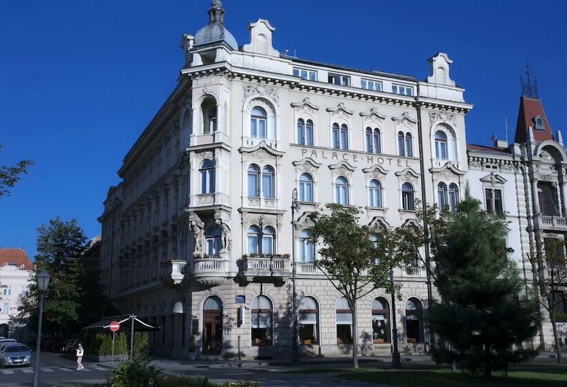 اتاق راحتی یک تخته, Palace