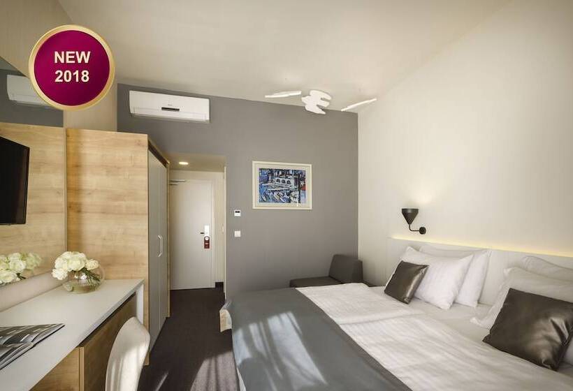 اتاق پرمیوم با چشم‌انداز دریا, Remisens Hotel Albatros All Inclusive