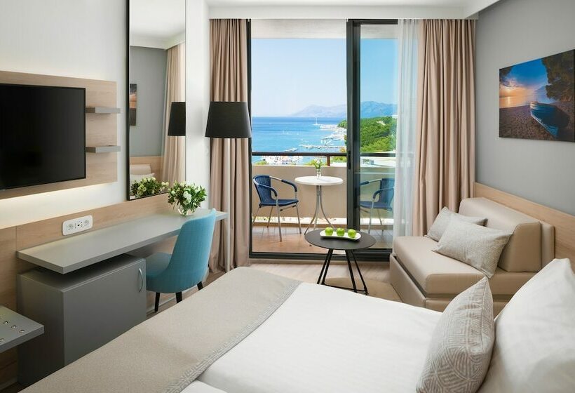 Quarto Superior Vista Mar Lateral, Valamar Meteor