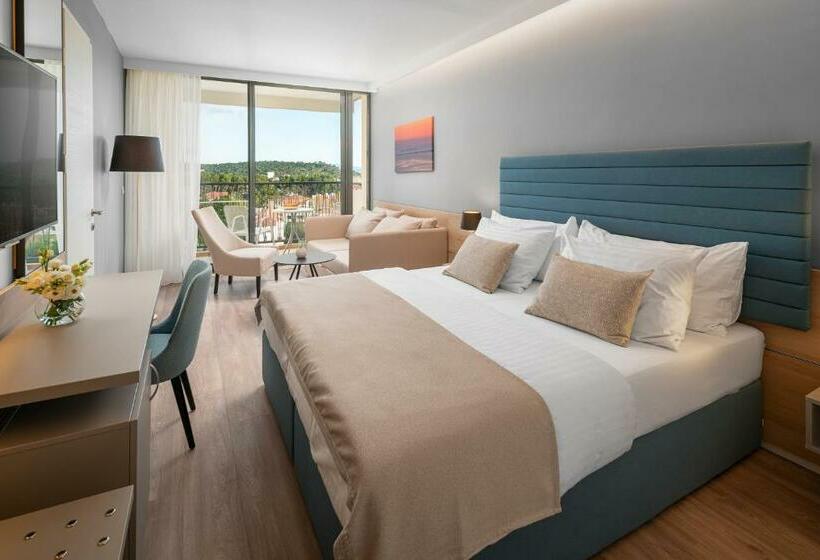 اتاق سوپریور خانوادگی, Valamar Meteor