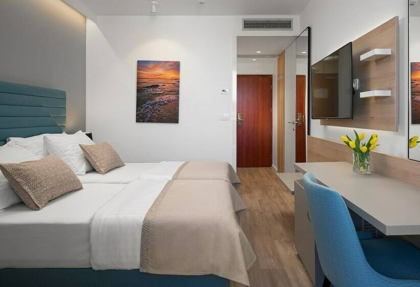 Семейный Номер, Valamar Meteor