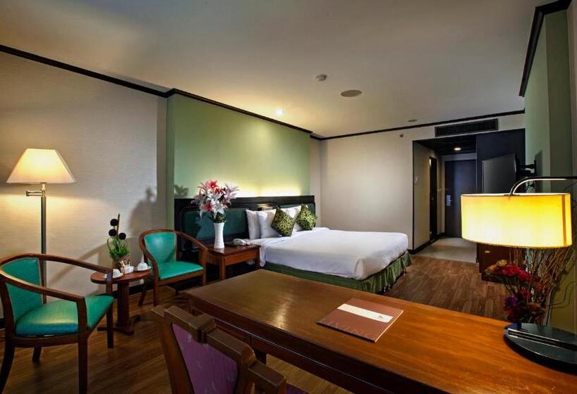 اتاق لوکس با تخت بزرگ, Arawana Regency Park Sukhumvit