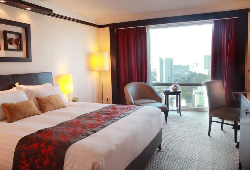 Номер Клуб, Millennium Hotel Sirih Jakarta